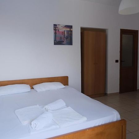 Mehilli Hotel Dhërmi Exterior foto