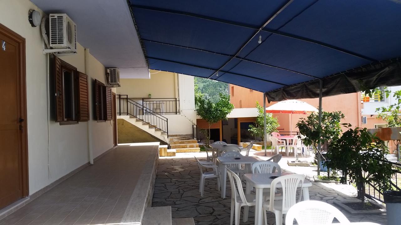 Mehilli Hotel Dhërmi Exterior foto