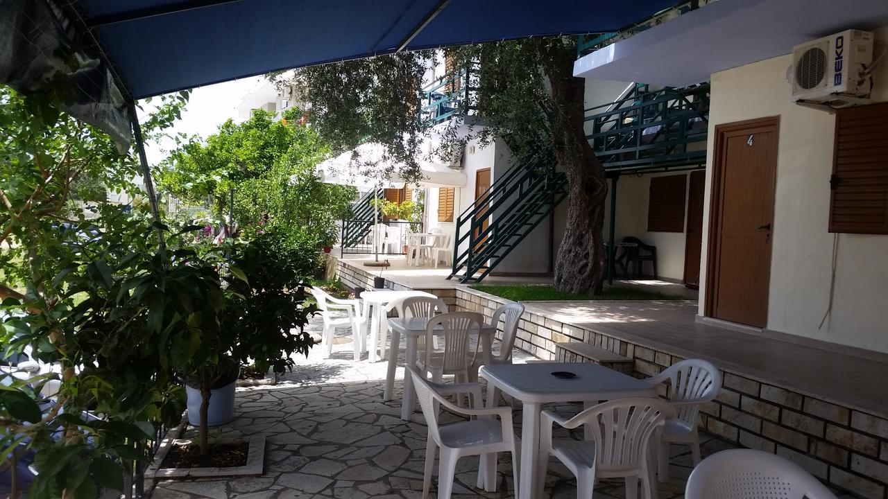 Mehilli Hotel Dhërmi Exterior foto